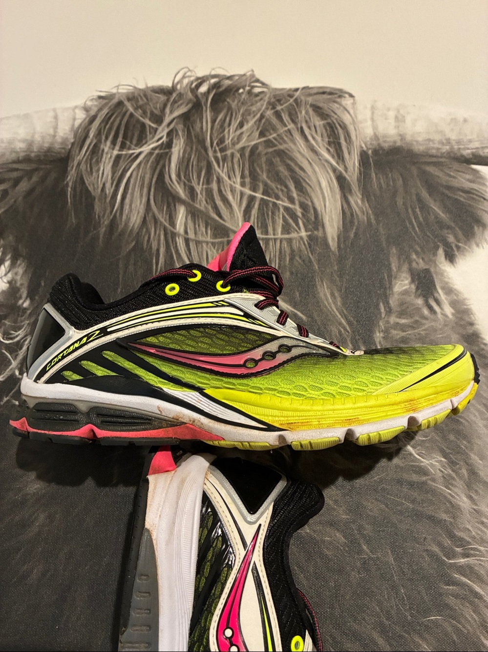 Saucony Men's Running Shoe - Neon Yellow, Black & Pink Accent